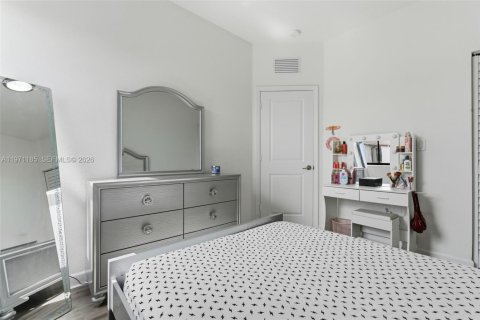 Villa ou maison à vendre à Miami, Floride: 3 chambres, 142.98 m2 № 2032095 - photo 24