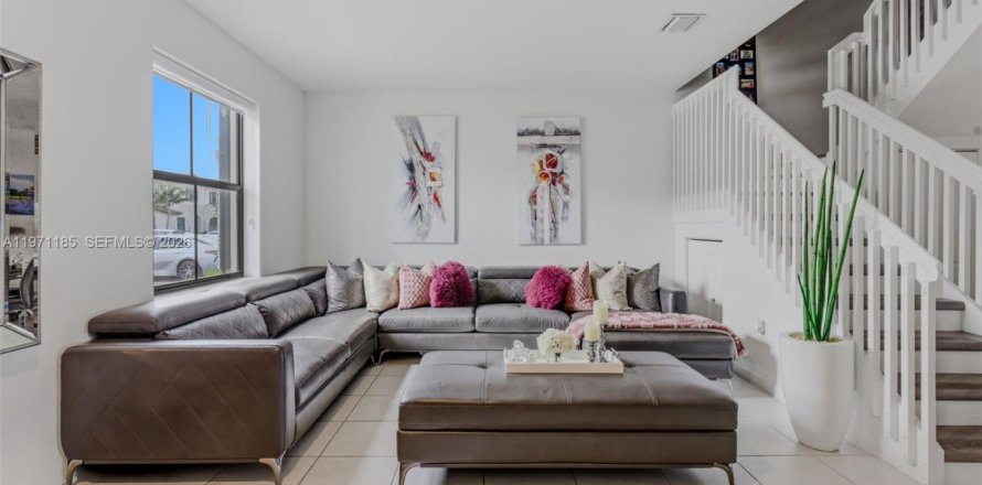 Villa ou maison à Miami, Floride 3 chambres, 142.98 m2 № 2032095