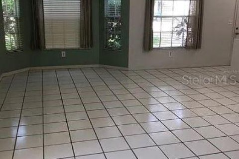 Villa ou maison à louer à Holiday, Floride: 3 chambres, 134.34 m2 № 2430944 - photo 2