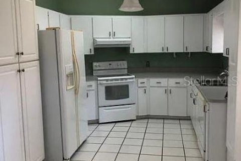 Villa ou maison à louer à Holiday, Floride: 3 chambres, 134.34 m2 № 2430944 - photo 3