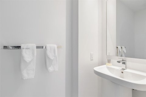 Снять в аренду кондоминиум в Холливуд, Флорида 1 спальня, 65.22м2, № 2014329 - фото 24