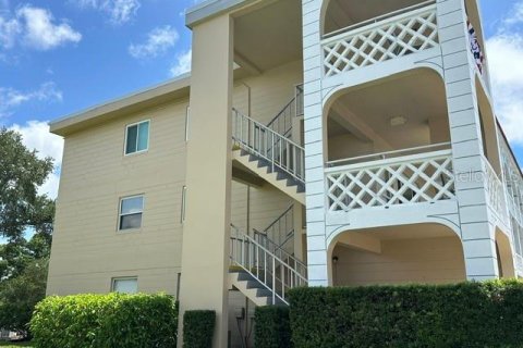 Copropriété à louer à Clearwater, Floride: 2 chambres, 130.06 m2 № 2155999 - photo 3