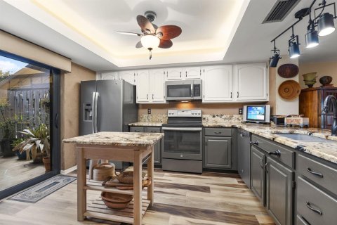 Touwnhouse à louer à Stuart, Floride: 2 chambres, 163.51 m2 № 2262514 - photo 17