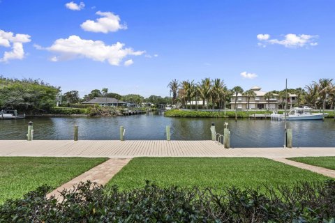 Touwnhouse à louer à Stuart, Floride: 2 chambres, 163.51 m2 № 2262514 - photo 2