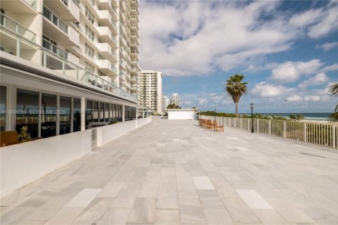 Copropriété à vendre à Miami Beach, Floride: 1 chambre, 86.4 m2 № 1993151 - photo 14