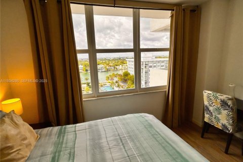 Condominio en venta en Miami Beach, Florida, 1 dormitorio, 86.4 m2 № 1993151 - foto 1