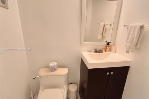 Condominio en venta en Miami Beach, Florida, 1 dormitorio, 86.4 m2 № 1993151 - foto 3