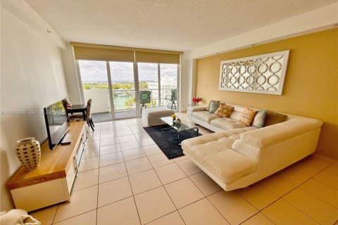 Condominio en venta en Miami Beach, Florida, 1 dormitorio, 86.4 m2 № 1993151 - foto 11