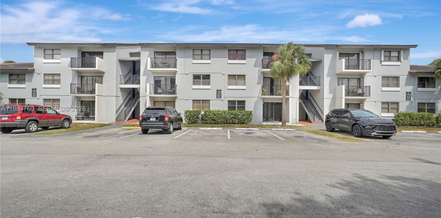 Condo in Hialeah, Florida, 1 bedroom  № 2047117