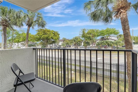 Condo in Hialeah, Florida, 1 bedroom  № 2047117 - photo 30