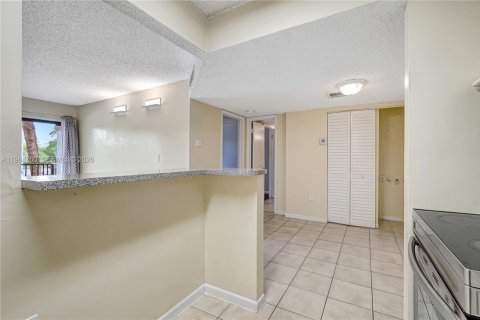 Condo in Hialeah, Florida, 1 bedroom  № 2047117 - photo 19