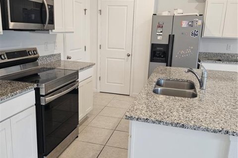 Casa en alquiler en Minneola, Florida, 3 dormitorios, 180.14 m2 № 1798100 - foto 10