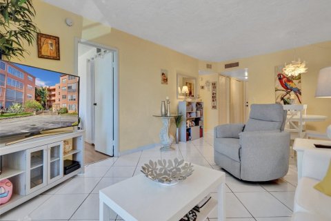 Condominio en venta en Lauderdale Lakes, Florida, 2 dormitorios, 80.36 m2 № 2030981 - foto 7