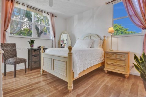 Condominio en venta en Lauderdale Lakes, Florida, 2 dormitorios, 80.36 m2 № 2030981 - foto 10