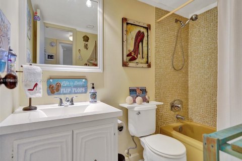 Condominio en venta en Lauderdale Lakes, Florida, 2 dormitorios, 80.36 m2 № 2030981 - foto 18