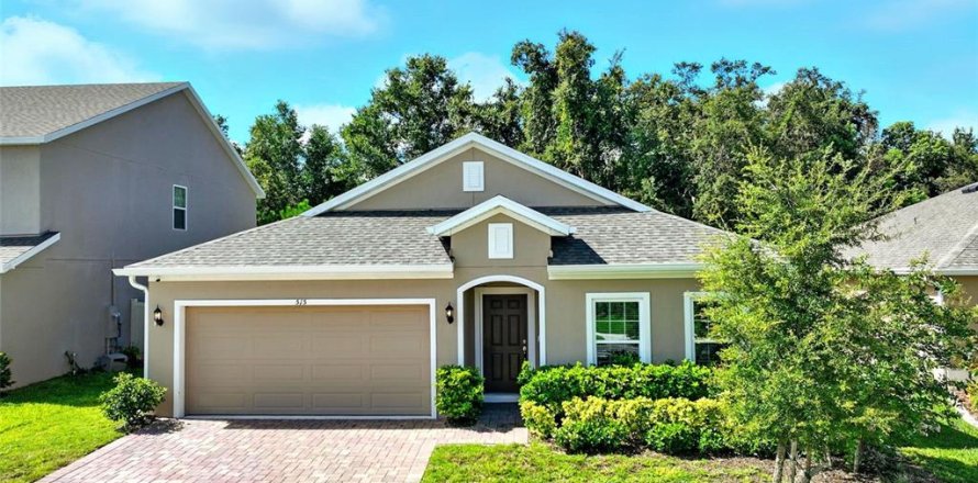 House in Eustis, Florida 4 bedrooms, 192.68 sq.m. № 1847818