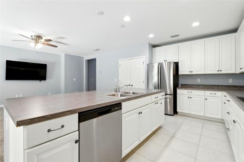 House in Eustis, Florida 4 bedrooms, 192.68 sq.m. № 1847818 - photo 13