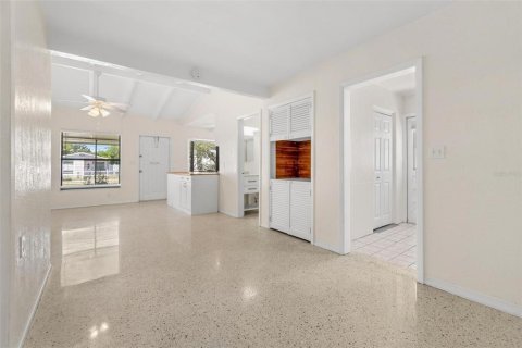 Villa ou maison à vendre à Saint Petersburg, Floride: 3 chambres, 98.1 m2 № 1909807 - photo 13