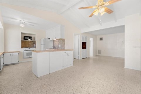 Villa ou maison à vendre à Saint Petersburg, Floride: 3 chambres, 98.1 m2 № 1909807 - photo 6