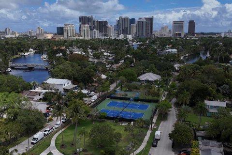 Villa ou maison à vendre à Fort Lauderdale, Floride: 4 chambres, 77.29 m2 № 2243293 - photo 3