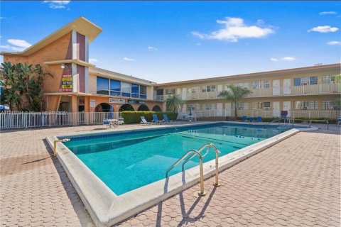 Condominio en venta en Hallandale Beach, Florida, 1 dormitorio, 32.33 m2 № 1973349 - foto 6