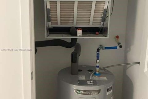 Condo in Orlando, Florida, 1 bedroom  № 2032556 - photo 8