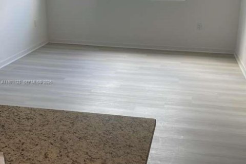 Condo in Orlando, Florida, 1 bedroom  № 2032556 - photo 3