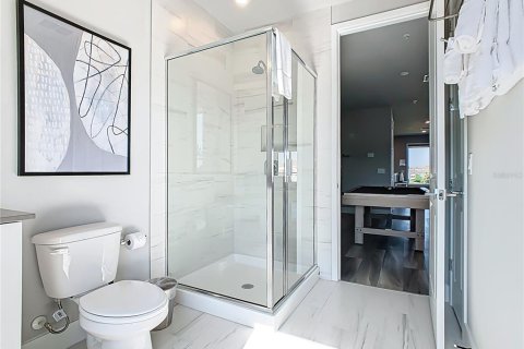 Condominio en alquiler en Four Corners, Florida, 5 dormitorios, 244.33 m2 № 2118322 - foto 30