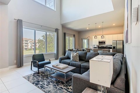 Condominio en alquiler en Four Corners, Florida, 5 dormitorios, 244.33 m2 № 2118322 - foto 3