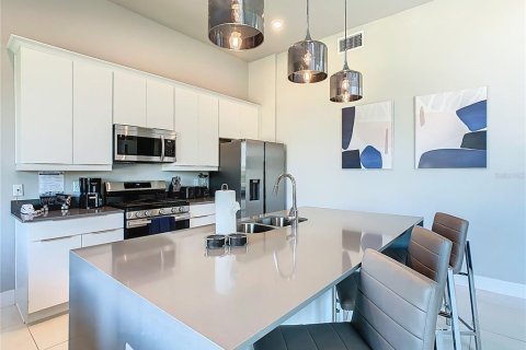 Condominio en alquiler en Four Corners, Florida, 5 dormitorios, 244.33 m2 № 2118322 - foto 8