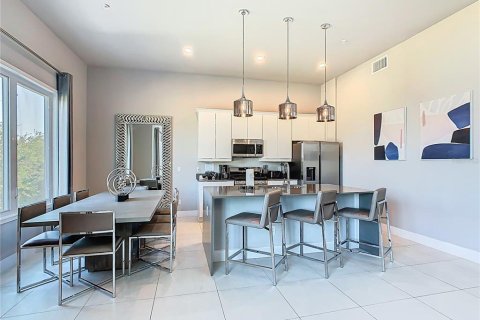 Condominio en alquiler en Four Corners, Florida, 5 dormitorios, 244.33 m2 № 2118322 - foto 7