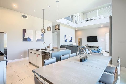 Condominio en alquiler en Four Corners, Florida, 5 dormitorios, 244.33 m2 № 2118322 - foto 10