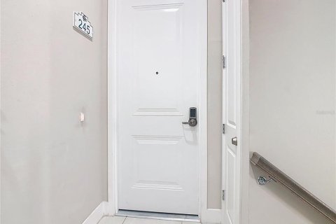 Condominio en alquiler en Four Corners, Florida, 5 dormitorios, 244.33 m2 № 2118322 - foto 2