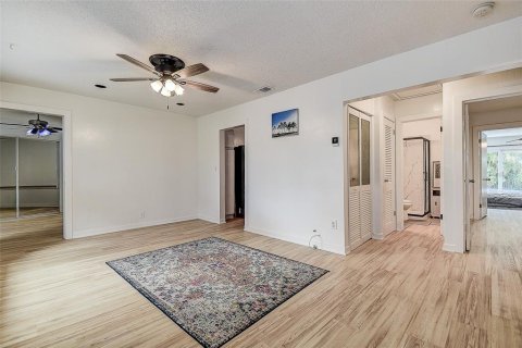 Villa ou maison à vendre à Saint Petersburg, Floride: 5 chambres, 176.24 m2 № 2199892 - photo 5