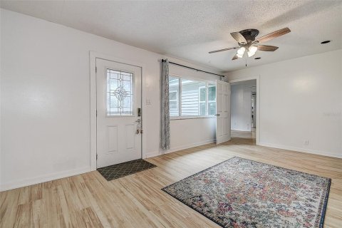 Villa ou maison à vendre à Saint Petersburg, Floride: 5 chambres, 176.24 m2 № 2199892 - photo 6