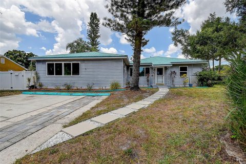 Villa ou maison à vendre à Saint Petersburg, Floride: 5 chambres, 176.24 m2 № 2199892 - photo 2