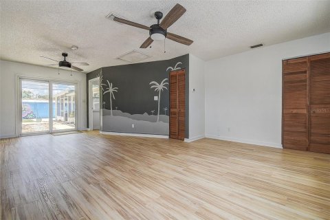 Villa ou maison à vendre à Saint Petersburg, Floride: 5 chambres, 176.24 m2 № 2199892 - photo 12