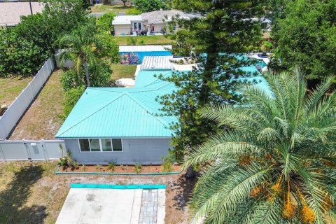 Villa ou maison à vendre à Saint Petersburg, Floride: 5 chambres, 176.24 m2 № 2199892 - photo 4