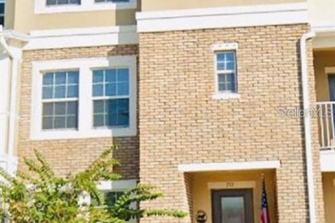 Townhouse in Tampa, Florida 4 bedrooms, 234.67 sq.m. № 1625629 - photo 1
