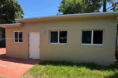Immobilier commercial à Miami, Floride 37.16 m2 № 2323972