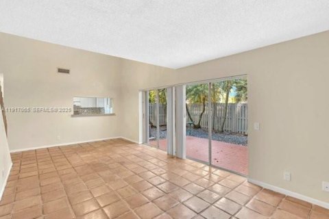 House in Weston, Florida 2 bedrooms, 130.99 sq.m. № 1984249 - photo 19