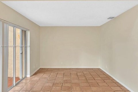House in Weston, Florida 2 bedrooms, 130.99 sq.m. № 1984249 - photo 24