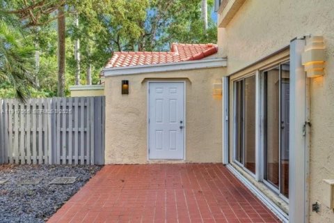 House in Weston, Florida 2 bedrooms, 130.99 sq.m. № 1984249 - photo 3