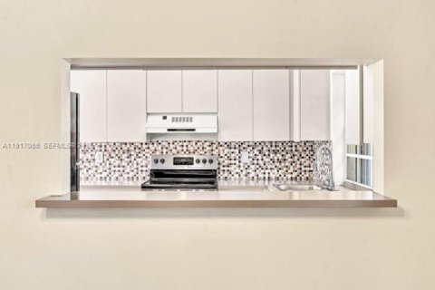 House in Weston, Florida 2 bedrooms, 130.99 sq.m. № 1984249 - photo 16