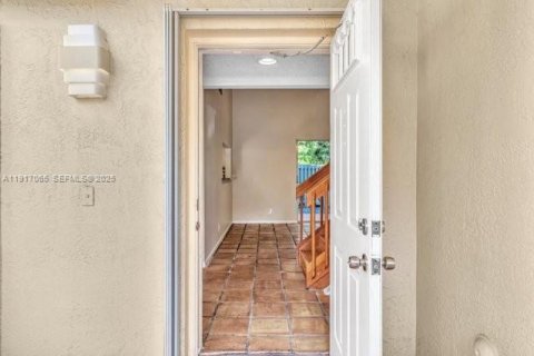 House in Weston, Florida 2 bedrooms, 130.99 sq.m. № 1984249 - photo 6