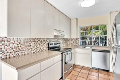 House in Weston, Florida 2 bedrooms, 130.99 sq.m. № 1984249 - photo 9