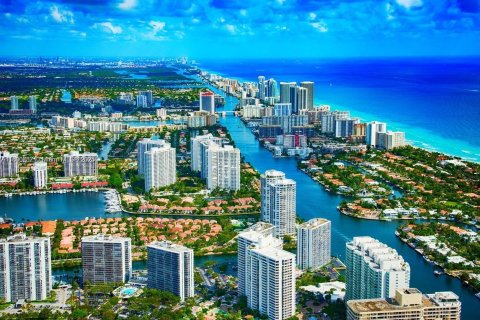 Condo in Hallandale Beach, Florida, 1 bedroom  № 1744017 - photo 19