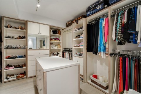 Condominio en alquiler en Key Biscayne, Florida, 3 dormitorios, 341.88 m2 № 1993813 - foto 28