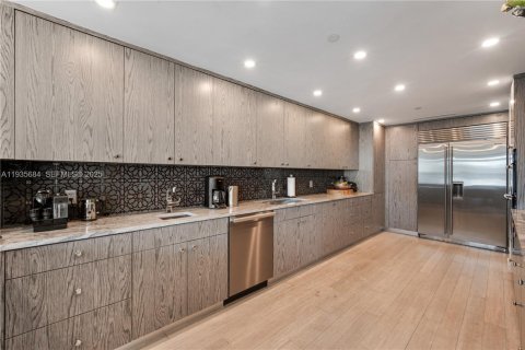 Condominio en alquiler en Key Biscayne, Florida, 3 dormitorios, 341.88 m2 № 1993813 - foto 14