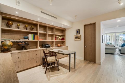 Condominio en alquiler en Key Biscayne, Florida, 3 dormitorios, 341.88 m2 № 1993813 - foto 19